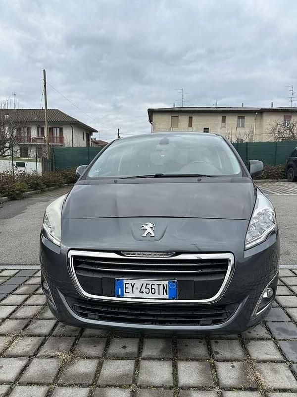 Usata Peugeot 5008 Business-Line 114 CV (83 kW) 2015 Other Monovolume