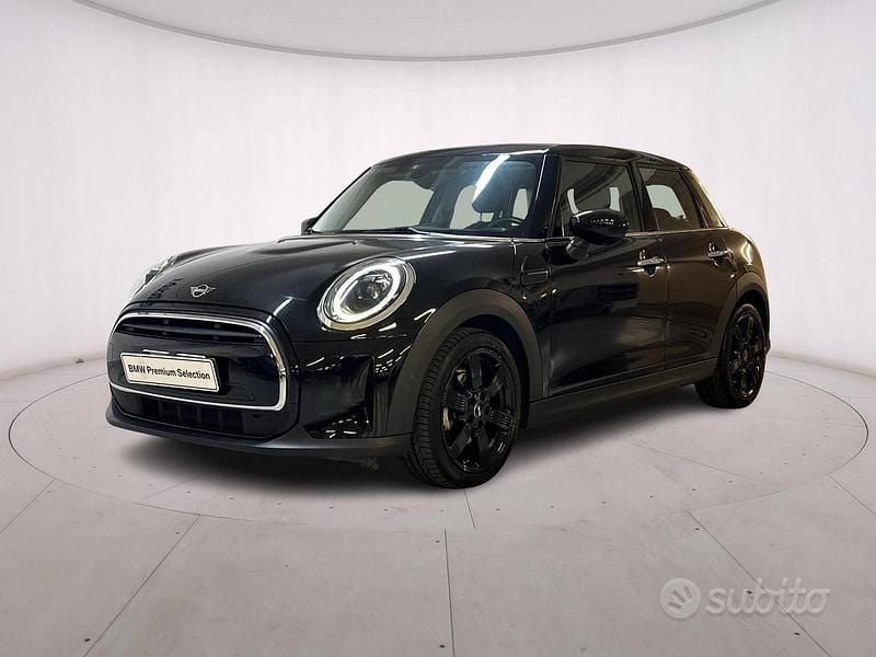 Midnight black Usata 2021 Mini Cooper Classic Due volumi | 21.900 € (Buon prezzo) - Immagine 1/4
