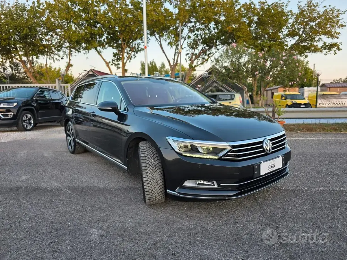 Usata VW Passat Executive 150 CV (110 kW) 2018 Grigio Station wagon