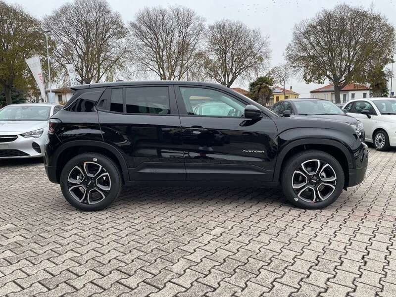 Usata Jeep Avenger Summit 101 CV (74 kW) 2024 Nero SUV