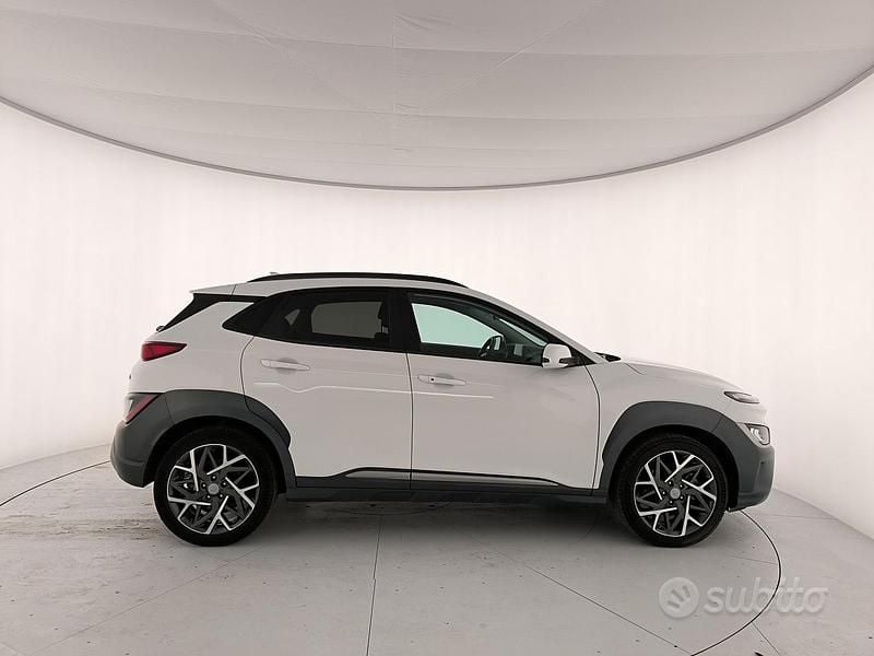 Usata Hyundai Kona 120 CV (88 kW) 2023 Bianco SUV