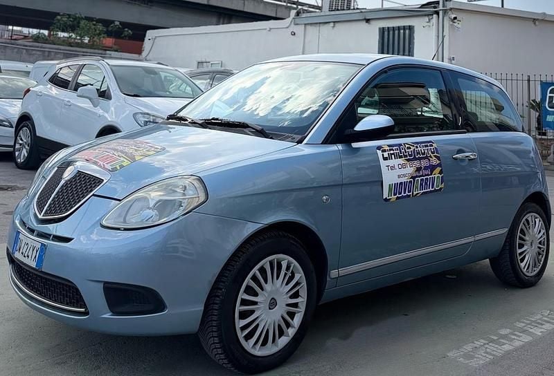 Usata Lancia Ypsilon 75 CV (55 kW) 2007 Blu Utilitaria
