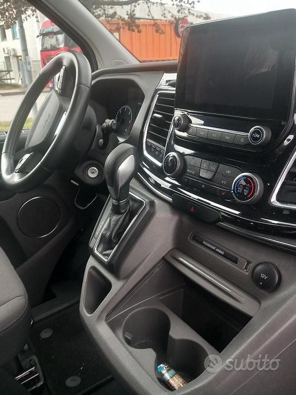 Usata Ford Tourneo Custom 218 CV (160 kW) 2023 Grigio Furgone
