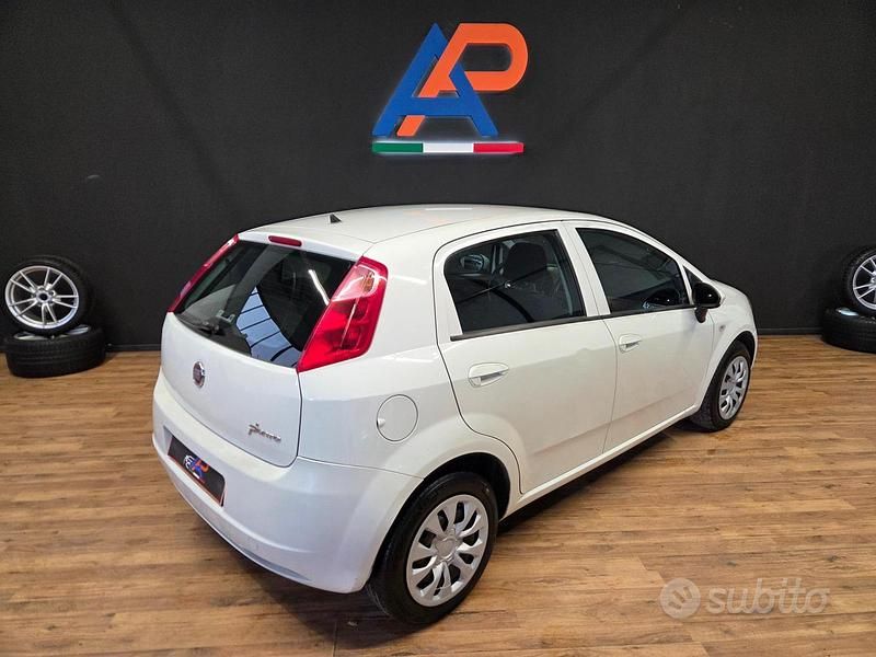 Usata Fiat Grande Punto S 75 CV (55 kW) 2011 Bianco Utilitaria