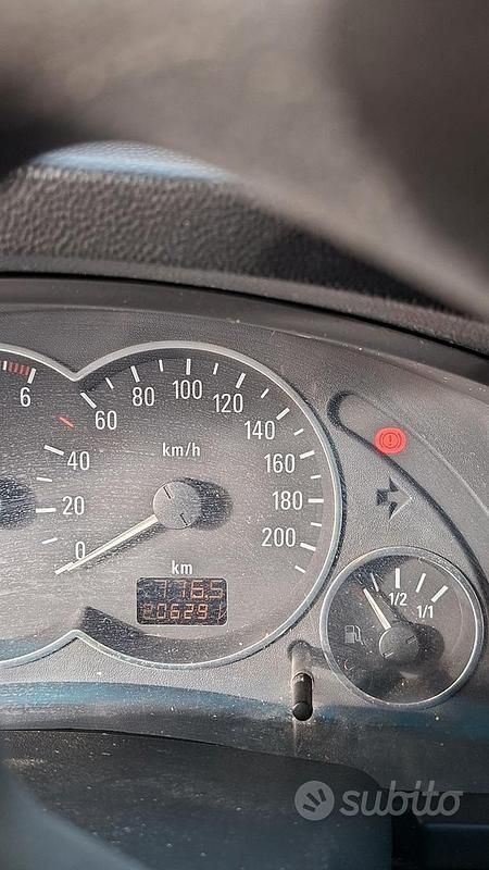 Usata Opel Meriva 76 CV (55 kW) 2004 Grigio Monovolume