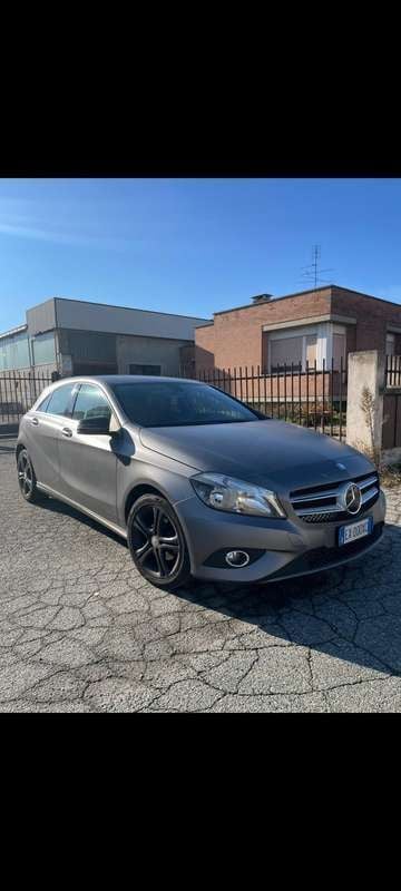 Usata 2013 Mercedes A180 Tre volumi | 9500 € (Ottimo prezzo) - Immagine 1/4