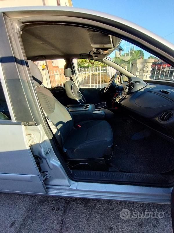 Usata Fiat Multipla Dynamic 103 CV (75 kW) 2006 Grigio Monovolume