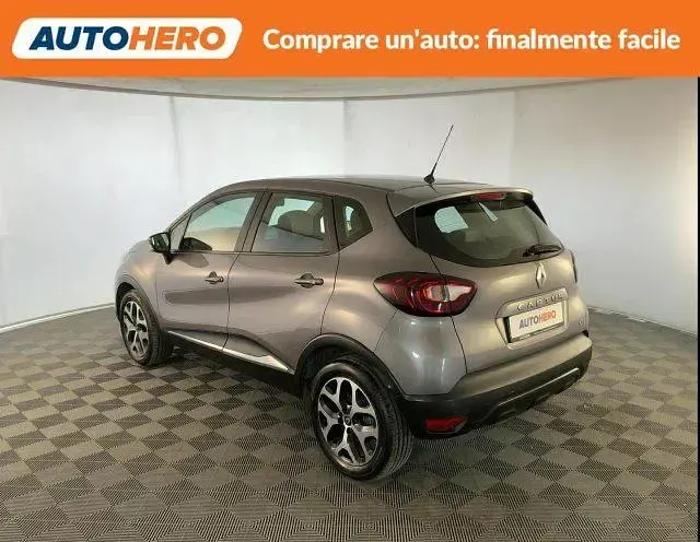 Usata Renault Captur Zen 110 CV (80 kW) 2017 Grigio SUV