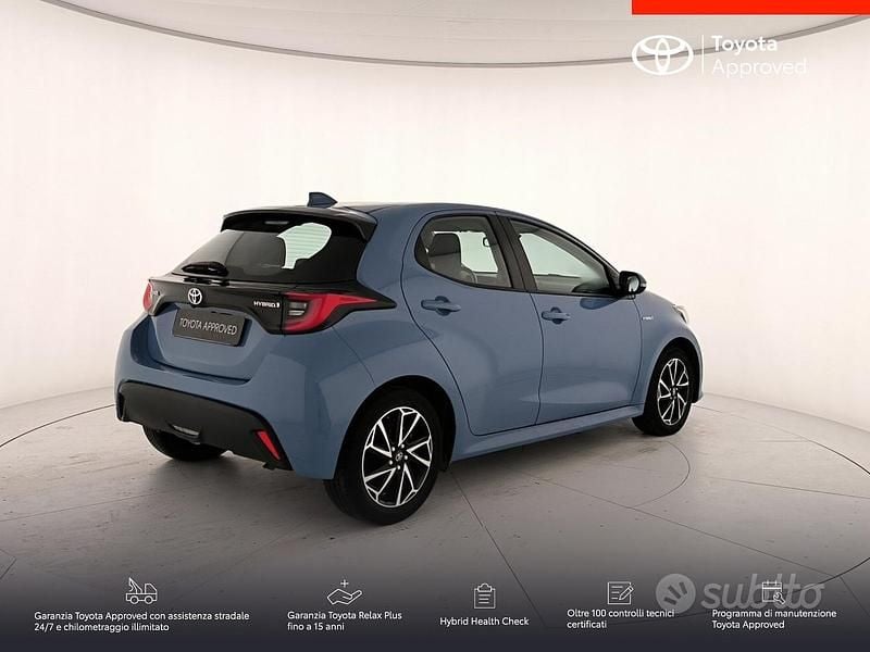 Usata Toyota Yaris Hybrid Trend 116 CV (85 kW) 2021 Blu Berlina