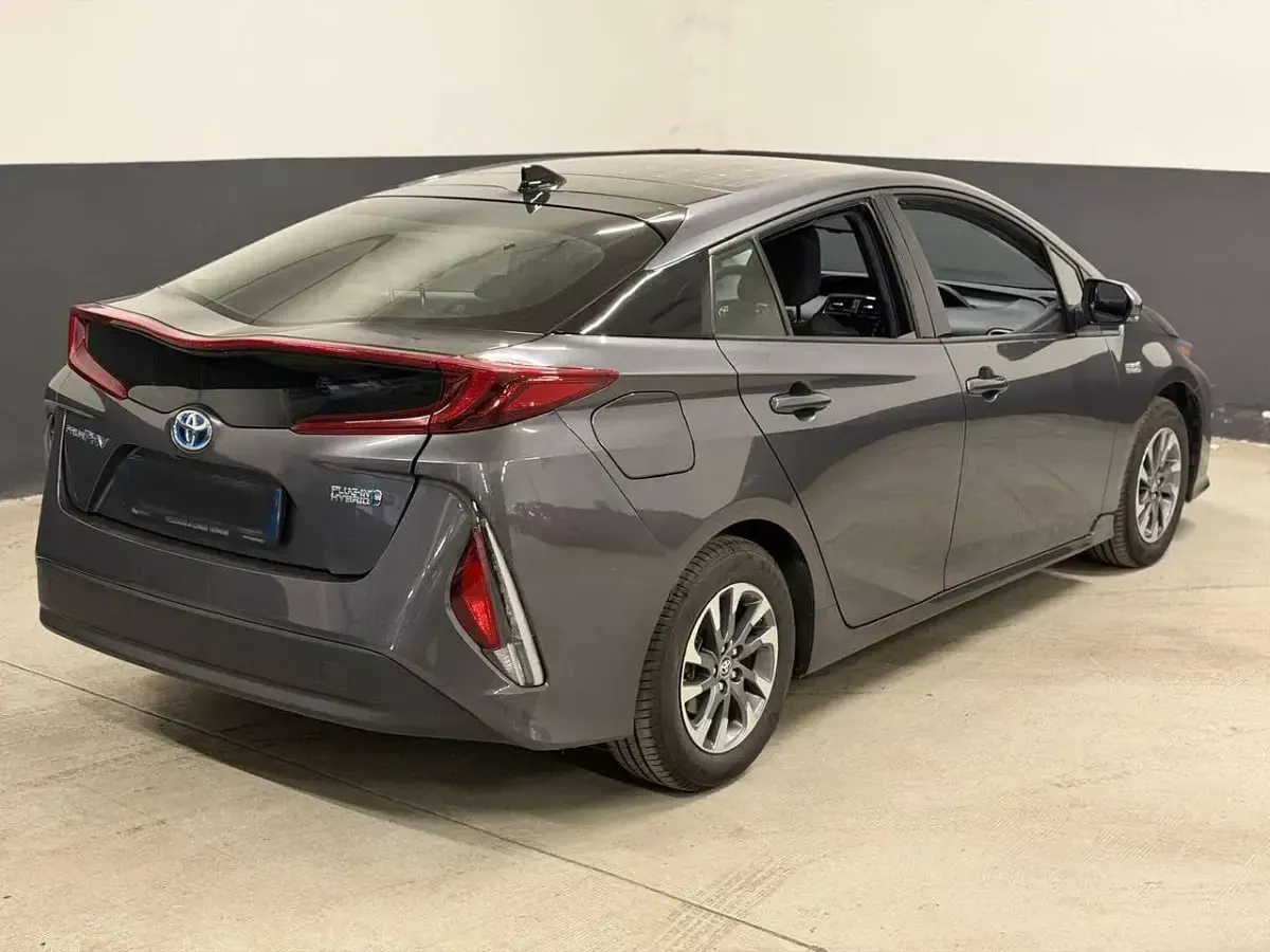 Usata Toyota Prius 98 CV (72 kW) 2023 Nero Utilitaria