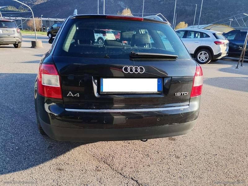 Käytetty Audi A4 131 HP (96 kW) 2003 Musta Farmari