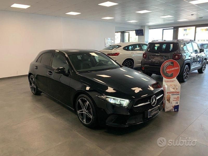 Nero Usata 2021 Mercedes A180 Premium Tre volumi | 27.800 € (Buon prezzo) - Immagine 1/4