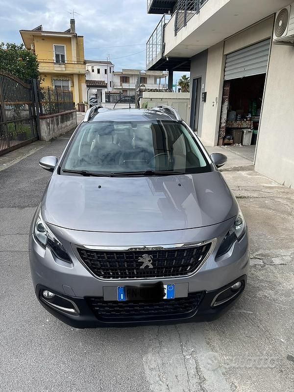 Usata Peugeot 2008 Active 99 CV (72 kW) 2018 Grigio SUV
