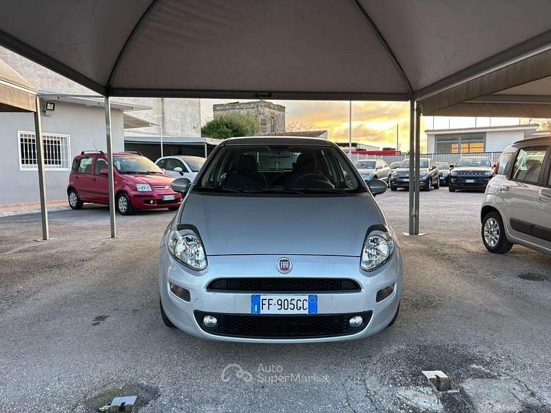 Usata Fiat Punto Young 77 CV (56 kW) 2016 Argento Utilitaria