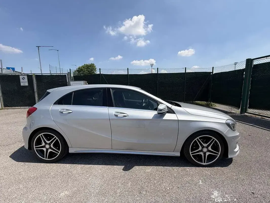 Usata Mercedes A200 Premium 136 CV (100 kW) 2012 Grigio Utilitaria