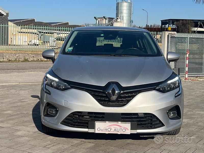 Usata Renault Clio V Business 91 CV (66 kW) 2022 Grigio Berlina