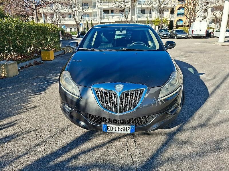 Grigio Usata 2010 Lancia Delta Due volumi | 2900 € (Ottimo prezzo) - Immagine 1/4