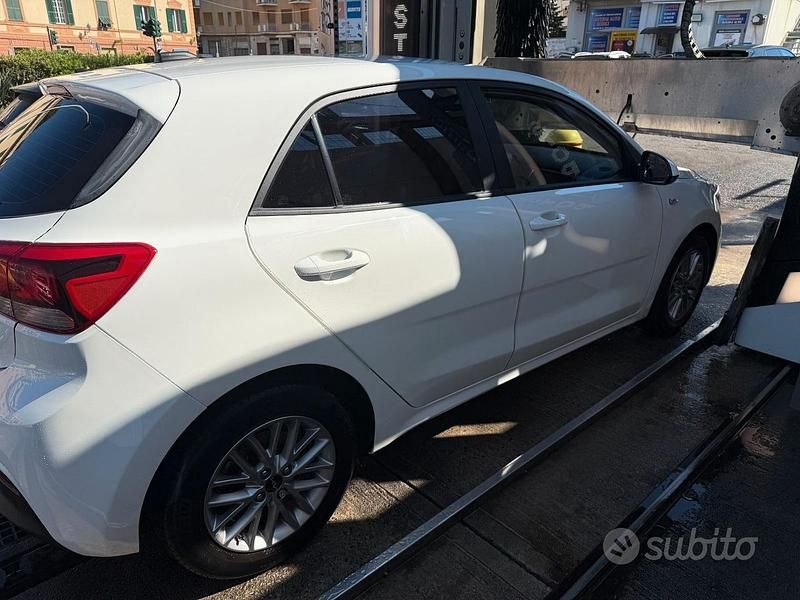 Usata Kia Rio GT-Line 84 CV (61 kW) 2023 Bianco Berlina