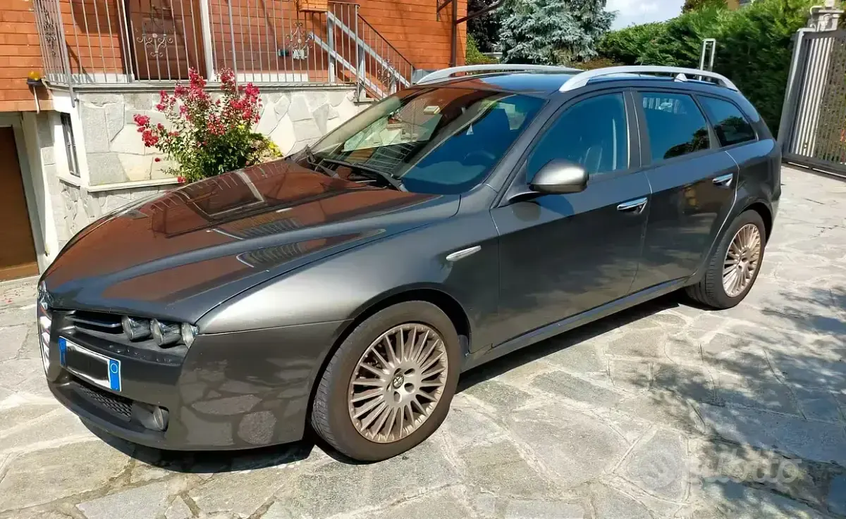 Usata Alfa Romeo 159 Distinctive 150 CV (110 kW) 2007 Grigio Station wagon