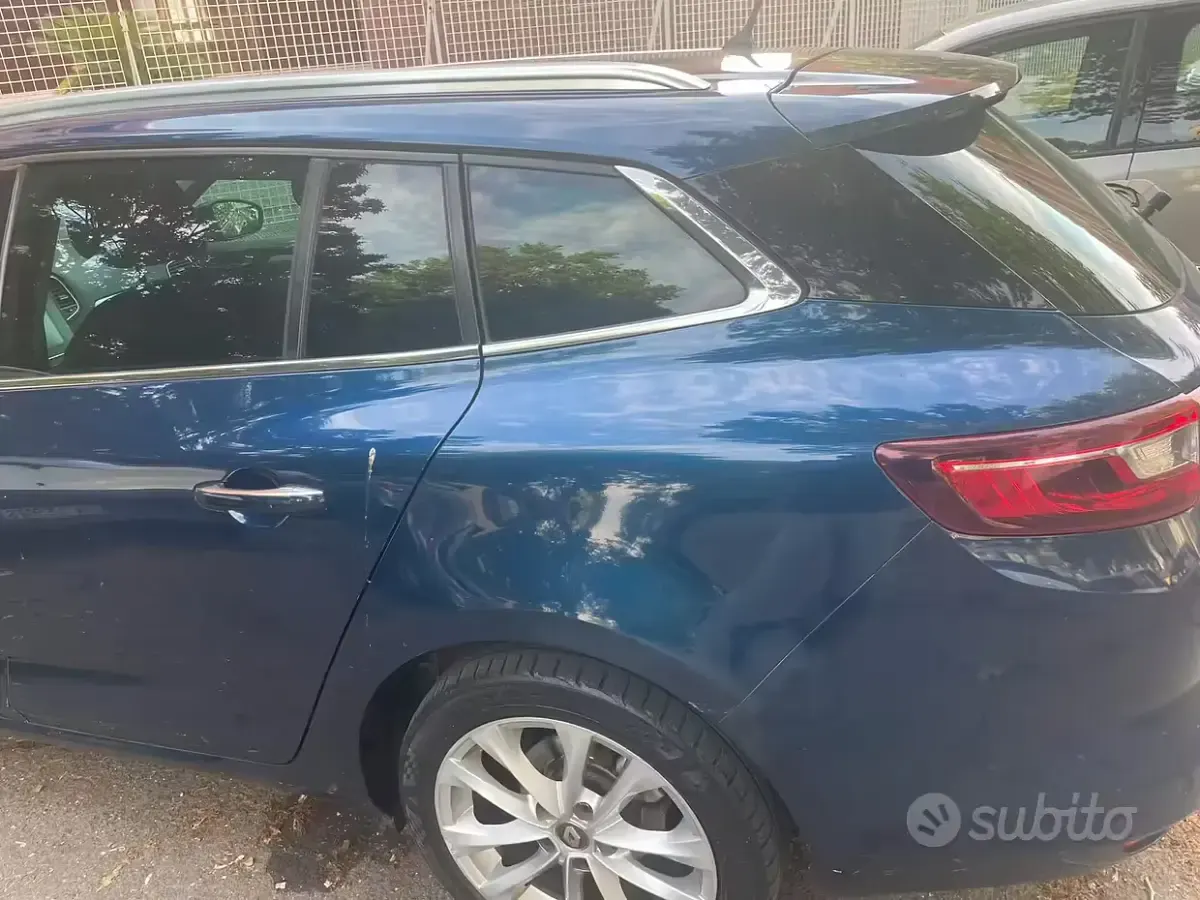 Usata Renault Mégane GrandTour 110 CV (80 kW) 2017 Blu Station wagon