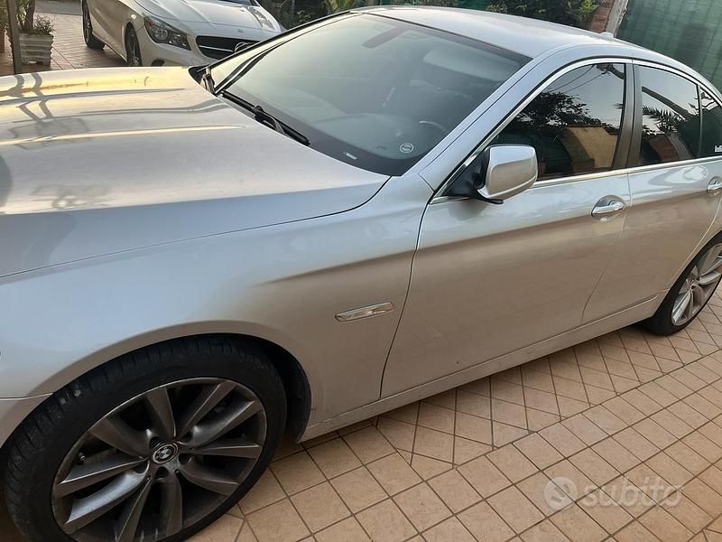 Usata BMW 530 245 CV (180 kW) 2010 Grigio Berlina