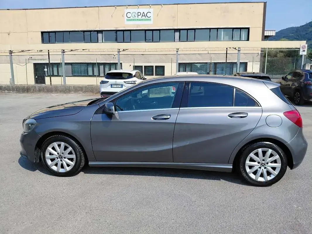 Usata Mercedes A180 Business 109 CV (80 kW) 2017 Utilitaria