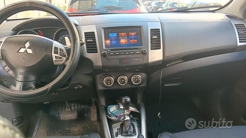 Usata Mitsubishi Outlander 156 CV (114 kW) 2010 Bianco SUV