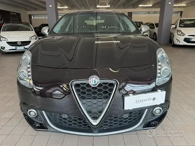 Usata Alfa Romeo Giulietta Super 120 CV (88 kW) 2020 Viola Utilitaria