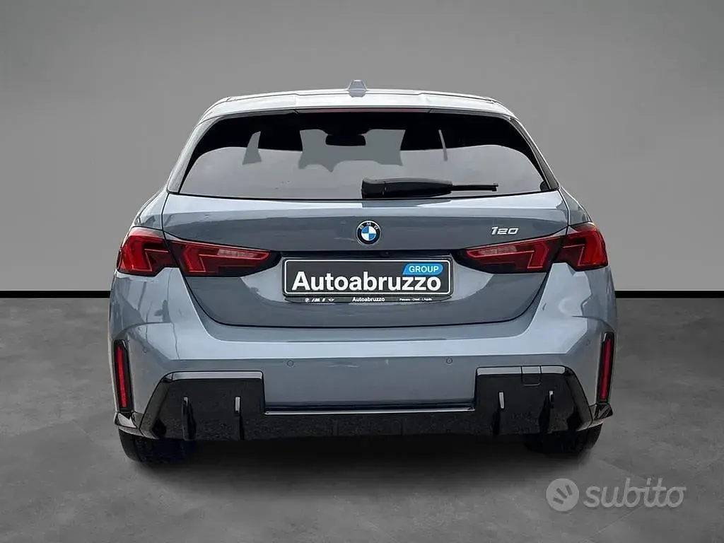 Usata BMW 120 M Sport 156 CV (114 kW) 2025 Grigio Utilitaria