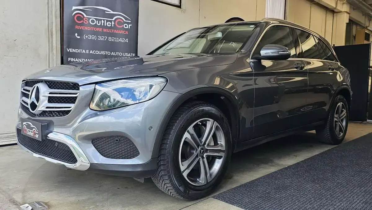 Usata Mercedes GLC250 204 CV (150 kW) 2018 Gray SUV