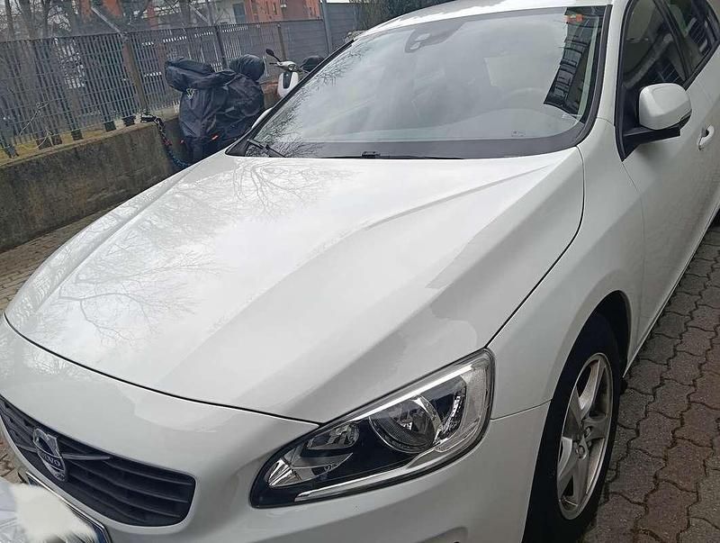 Usata Volvo V60 Kinetic 120 CV (88 kW) 2017 Station wagon