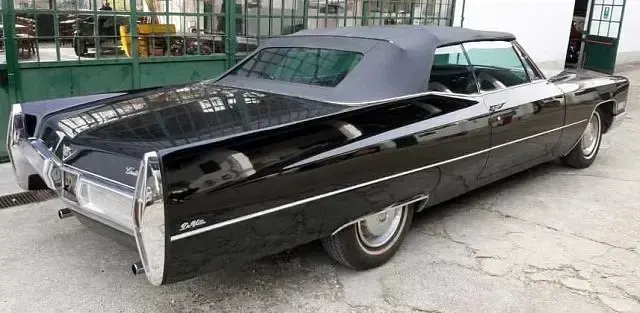 Usata Cadillac Deville 379 CV (278 kW) 1967 Nero Berlina