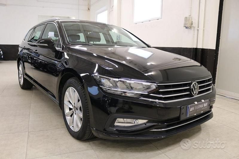 Nero Usata 2021 VW Passat Business Station wagon | 14.900 € (Ottimo prezzo) - Immagine 1/4