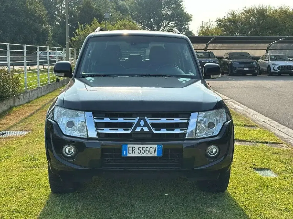 Usata Mitsubishi Pajero Instyle 200 CV (147 kW) 2013 Nero SUV