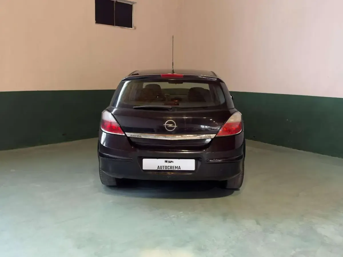 Usata Opel Astra Cosmo 101 CV (74 kW) 2005 Nero Berlina