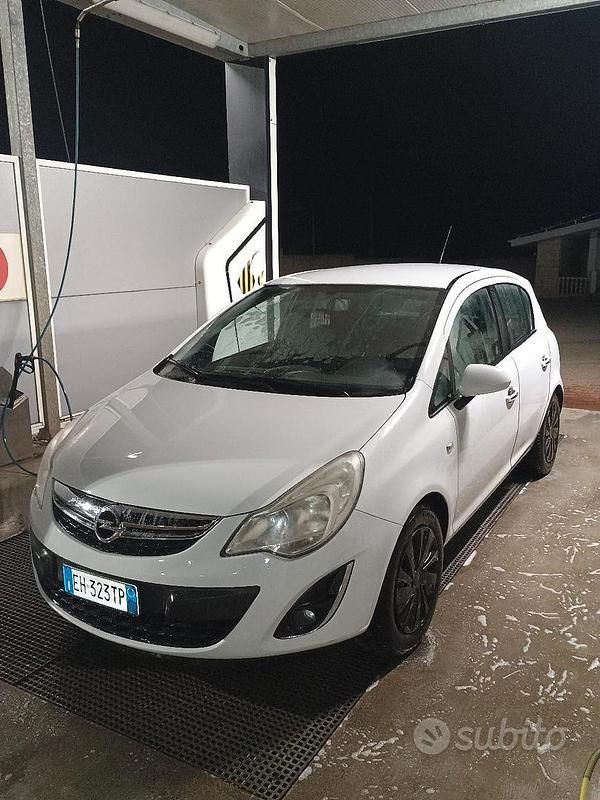 Usata Opel Corsa 2011 Bianco Berlina