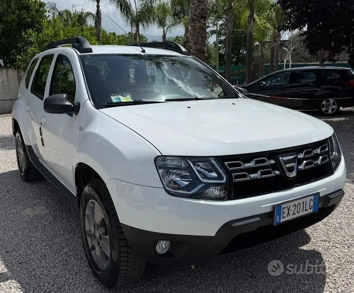 Usata Dacia Duster Lauréate 109 CV (80 kW) 2014 Bianco SUV