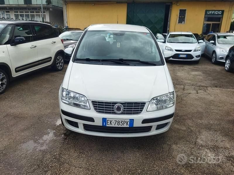 Usata Fiat Idea Dynamic 77 CV (56 kW) 2011 Bianco Monovolume