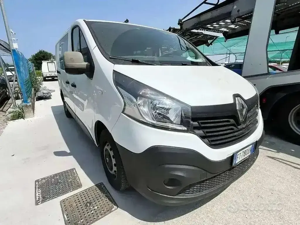 Begagnad Renault Trafic 125 HK (91 kW) 2018 Vit Minibuss