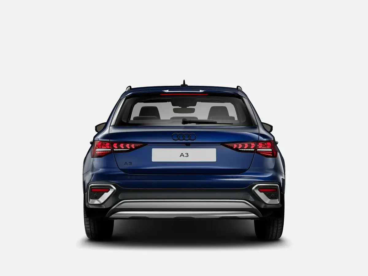 Nuova Audi A3 Sportback e-tron S-Line 204 CV (150 kW) 2026 Blu navarra metallizzato Utilitaria