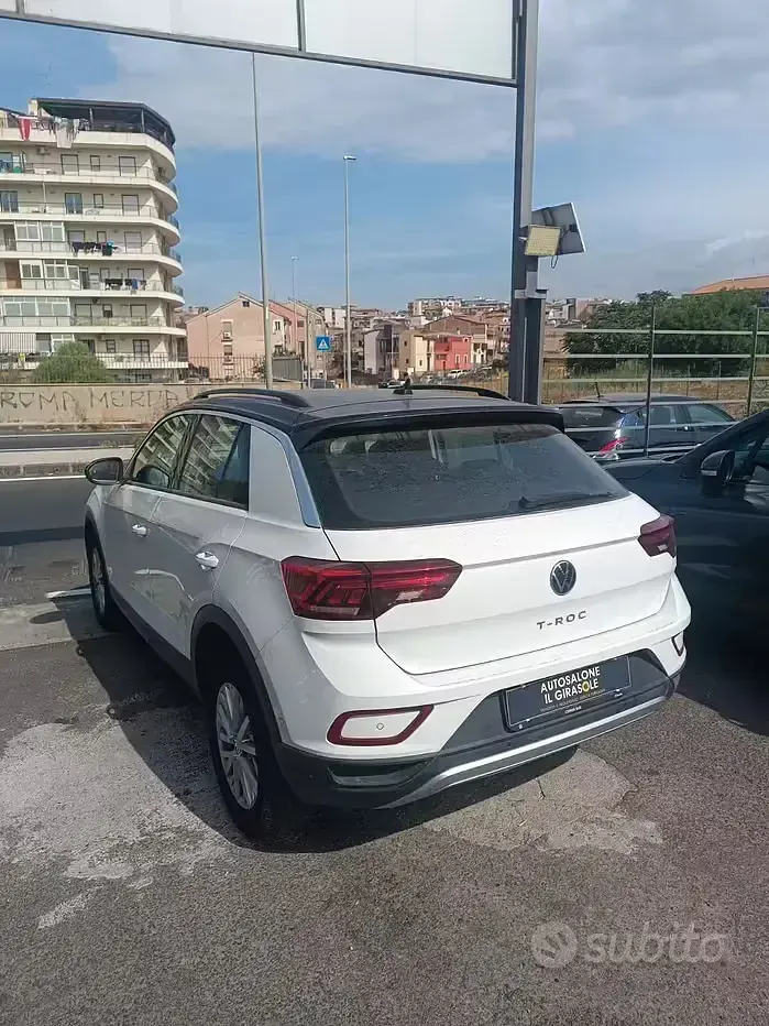 Usata VW T-Roc Life 110 CV (80 kW) 2023 Bianco SUV