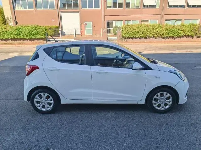 Usata Hyundai i10 67 CV (49 kW) 2014 Bianco Utilitaria
