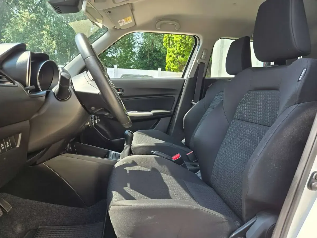 Usata Suzuki Swift 83 CV (61 kW) 2023 Bianco perla Utilitaria