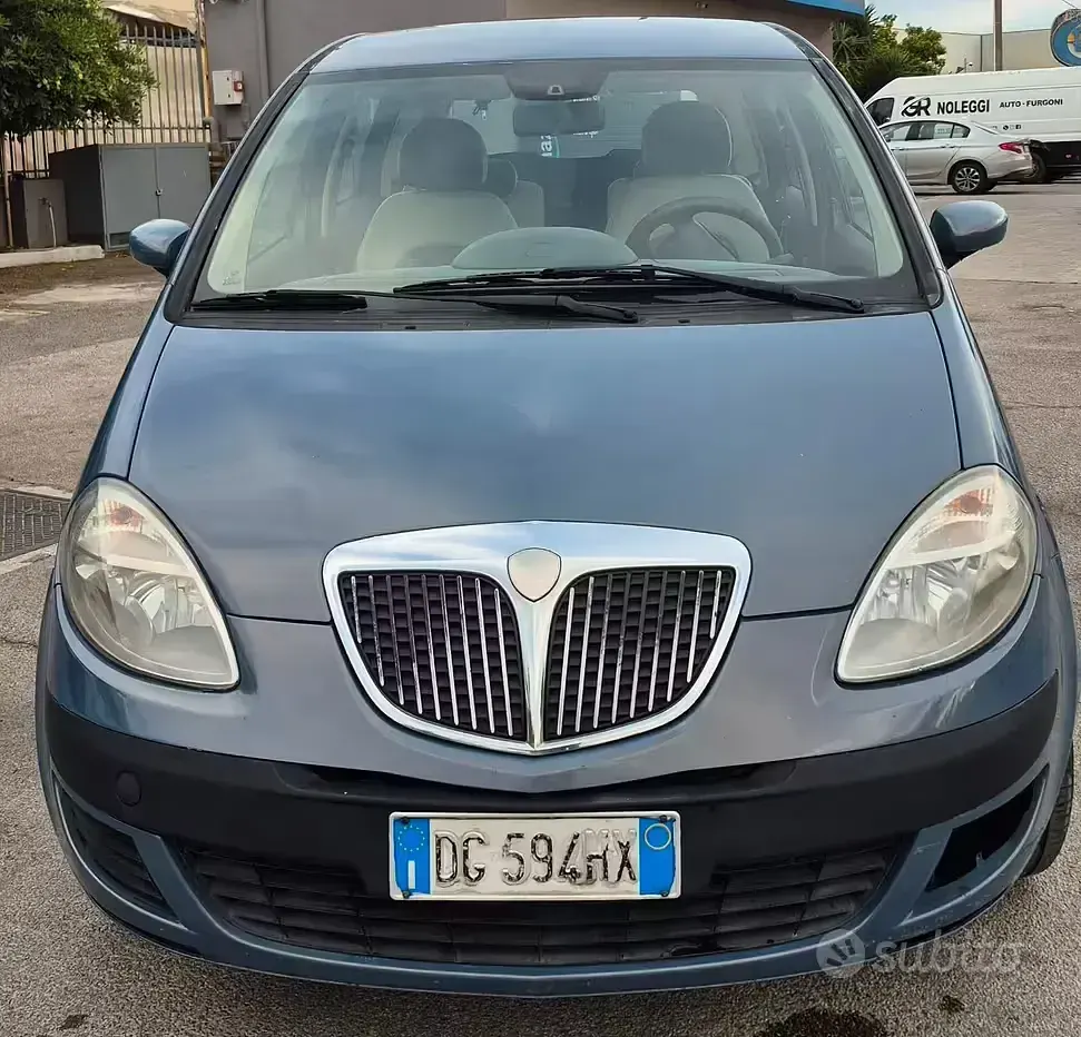 Usata Lancia Musa 101 CV (74 kW) 2007 Monovolume