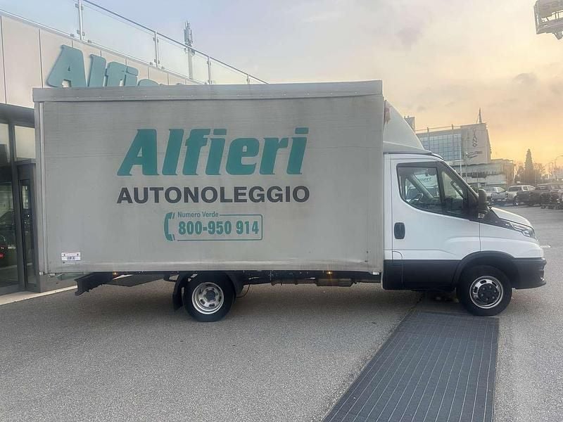 Usata Iveco Daily 160 CV (117 kW) 2023 Bianco Furgone