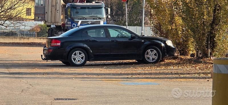 Usata Dodge Avenger 140 CV (102 kW) 2010 Nero Berlina