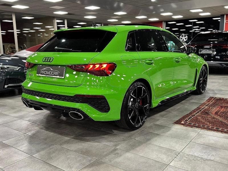 Usata Audi RS3 Ambiente 400 CV (294 kW) 2024 Verde kyalami Berlina
