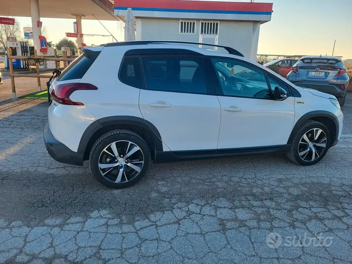 Usata Peugeot 2008 110 CV (80 kW) 2017 Bianco SUV