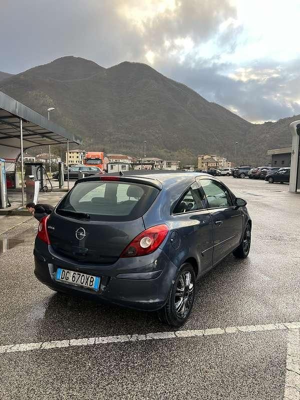 Usata Opel Corsa Sport 80 CV (58 kW) 2006 Utilitaria