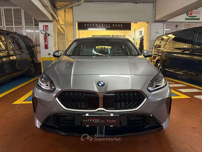 Nuova BMW 120 M Sport 170 CV (125 kW) 2025 Skyscraper grey metallic Utilitaria